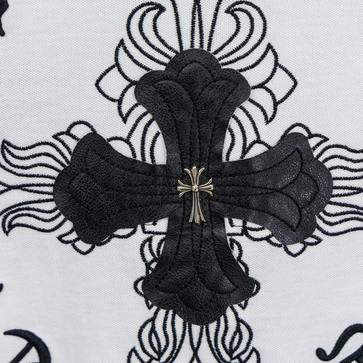 ：F 82 （ ） CH➡️ ✝️logo polo T Same Style ， ， 。 😎 Size：M-XXL